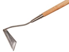 Kent & Stowe 70100037 Stainless Steel Long Handled 3-Edged Hoe, FSC